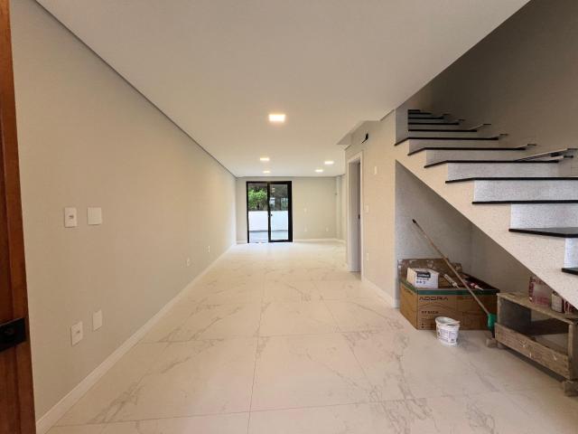 Casa / Sobrado para Venda em São José/SC Real Parque 2 Quartos