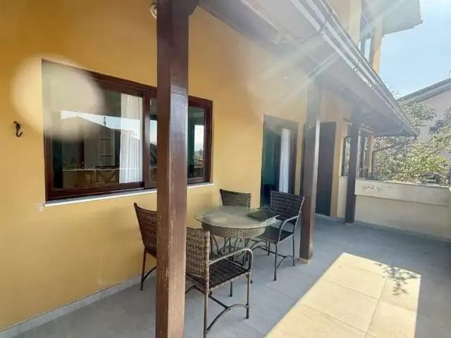 Casa / Sobrado para Venda em São José/SC Roçado 4 Quartos