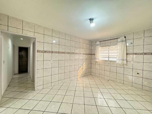 Casa / Sobrado para Venda em São José/SC Roçado 4 Quartos