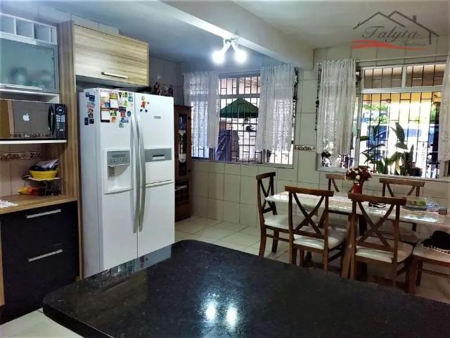 Casa / Sobrado para Venda em São José/SC Roçado 4 Quartos