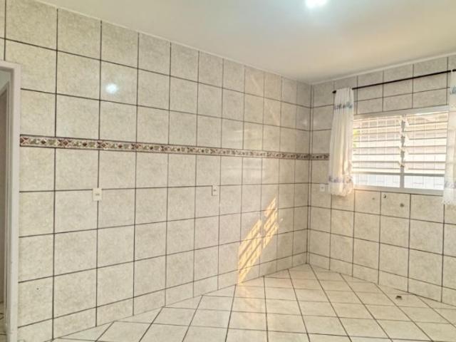 Casa / Sobrado para Venda em São José/SC Roçado 4 Quartos