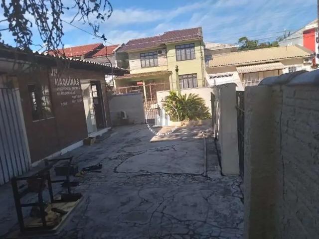 Casa / Sobrado para Venda em São José/SC Roçado 5 Quartos
