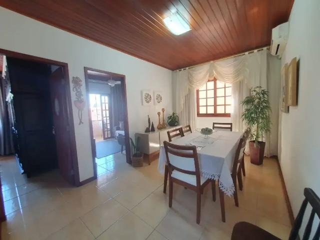 Casa / Sobrado para Venda em São José/SC Roçado 7 Quartos