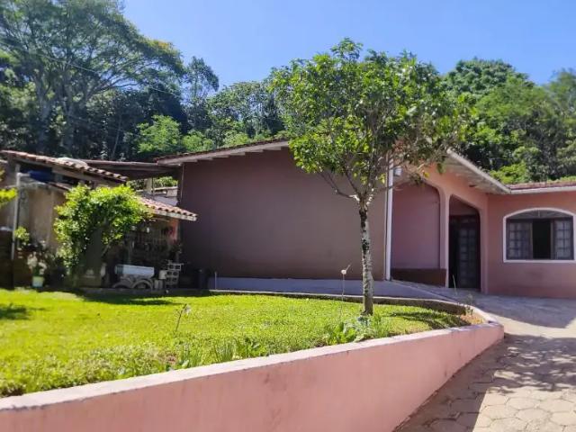 Casa / Sobrado para Venda em São José/SC Roçado 3 Quartos