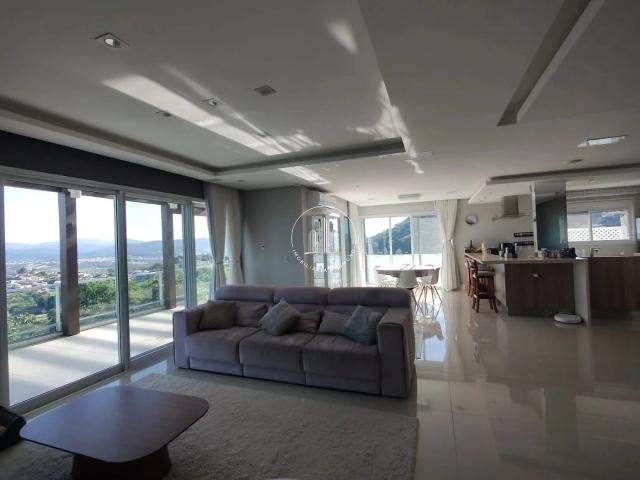 Casa / Sobrado para Venda em São José/SC Roçado 3 Quartos