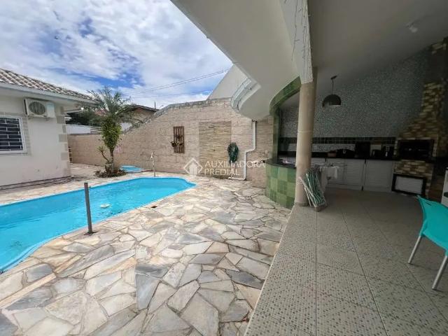 Casa / Sobrado para Venda em São José/SC Serraria 2 Quartos