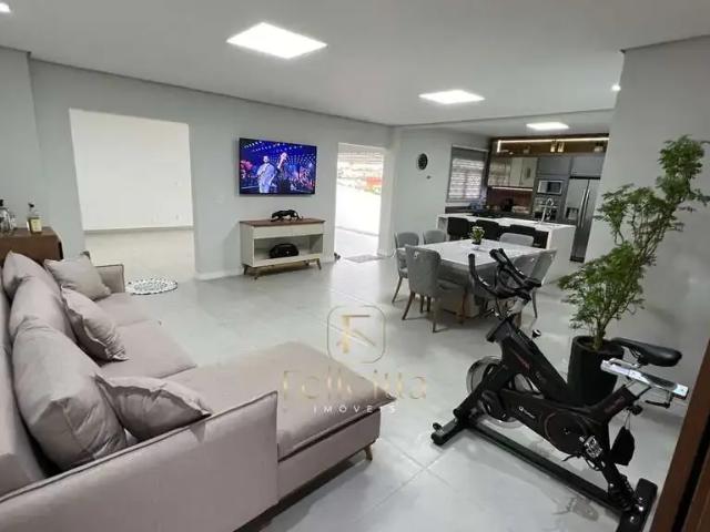 Casa / Sobrado para Venda em São José/SC Serraria 3 Quartos