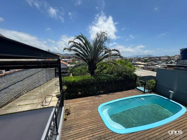 Casa / Sobrado para Venda em São José/SC Serraria 3 Quartos