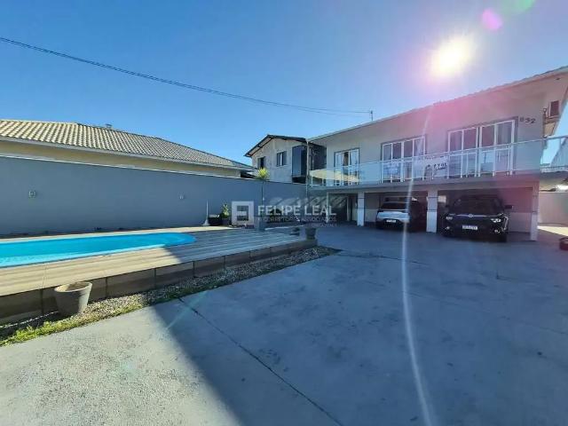 Casa / Sobrado para Venda em São José/SC Serraria 4 Quartos