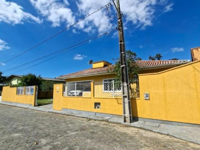 Casa / Sobrado para Venda em São José/SC Sertão do Maruim 3 Quartos