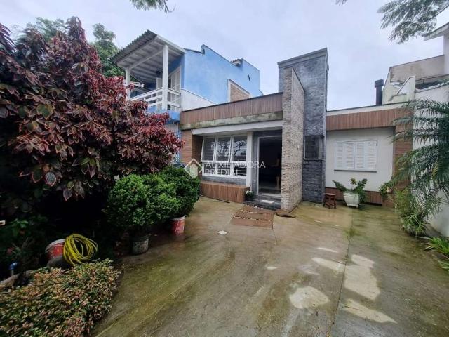 Casa / Sobrado para Venda em São Leopoldo/RS Feitoria 3 Quartos