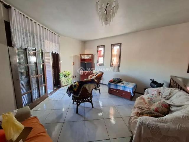 Casa / Sobrado para Venda em São Leopoldo/RS Feitoria 3 Quartos