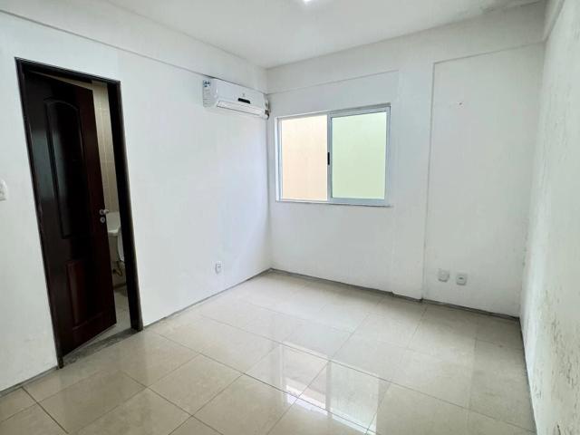 Casa / Sobrado para Venda em São Luís/MA Olho D'Água 3 Quartos