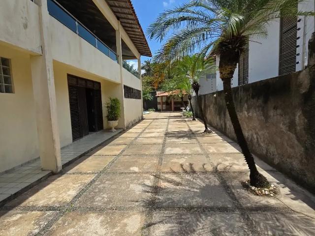 Casa / Sobrado para Venda em São Luís/MA Alto do Calhau 4 Quartos