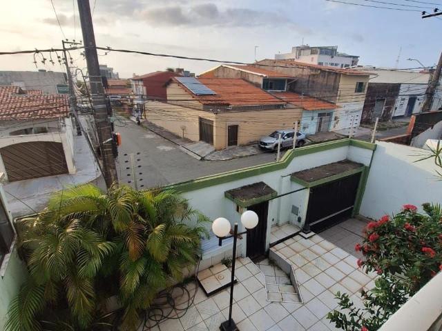 Casa / Sobrado para Venda em São Luís/MA São Francisco 4 Quartos