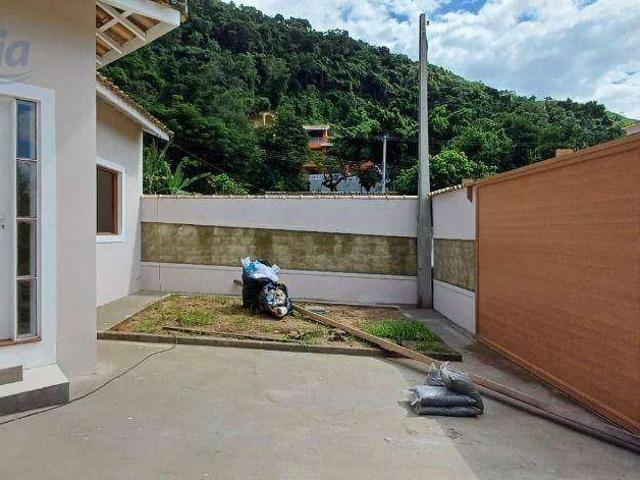 Casa / Sobrado para Venda em São Sebastião/SP Cigarras 3 Quartos