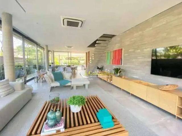 Casa / Sobrado para Venda em São Sebastião/SP Baleia 4 Quartos