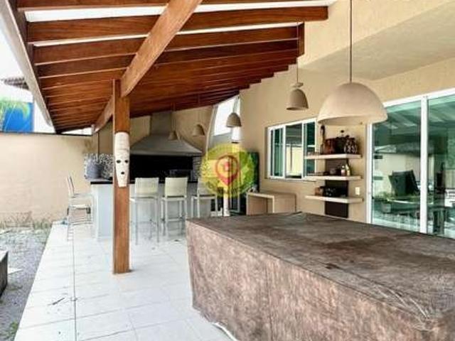 Casa / Sobrado para Venda em São Sebastião/SP Barra do Una 4 Quartos