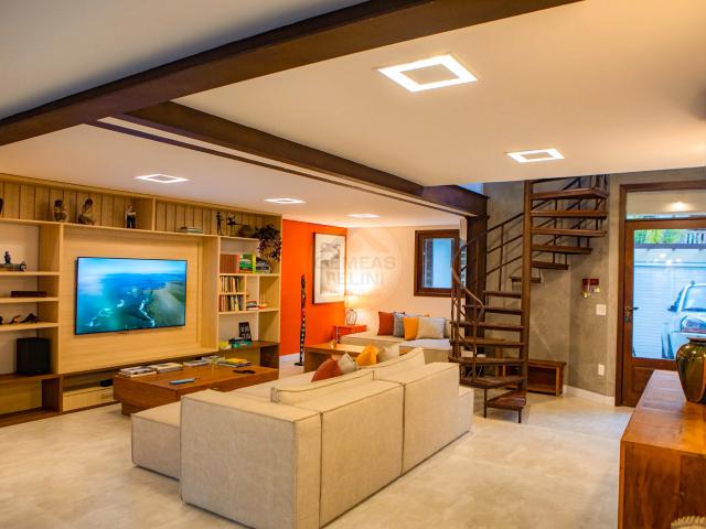 Casa / Sobrado para Venda em São Sebastião/SP Barra do Una 5 Quartos