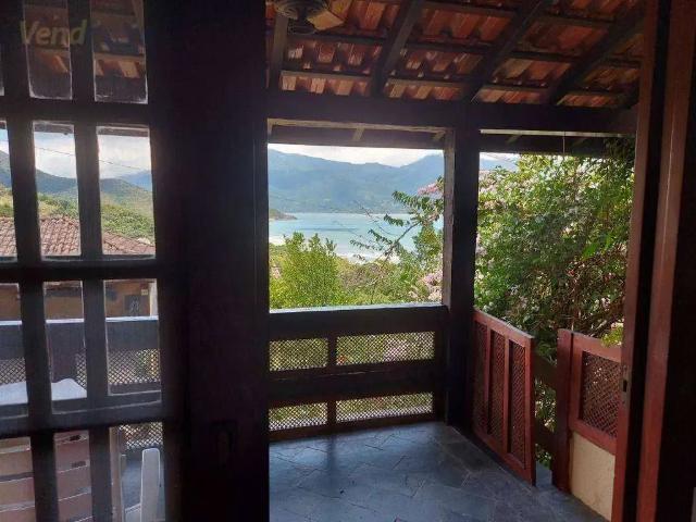 Casa / Sobrado para Venda em São Sebastião/SP Guaecá 3 Quartos