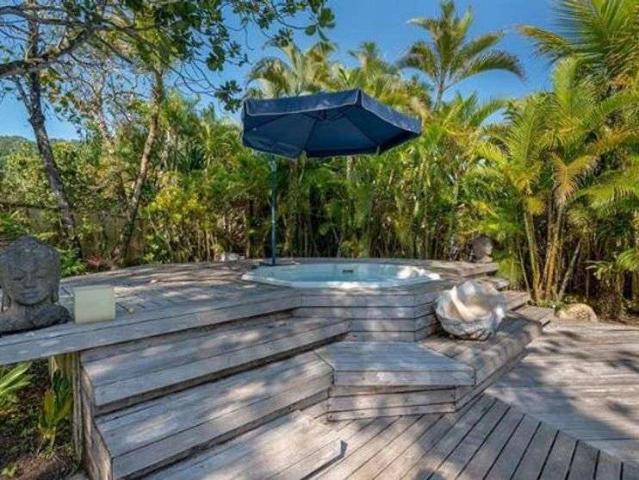 Casa / Sobrado para Venda em São Sebastião/SP Jaraguá 7 Quartos