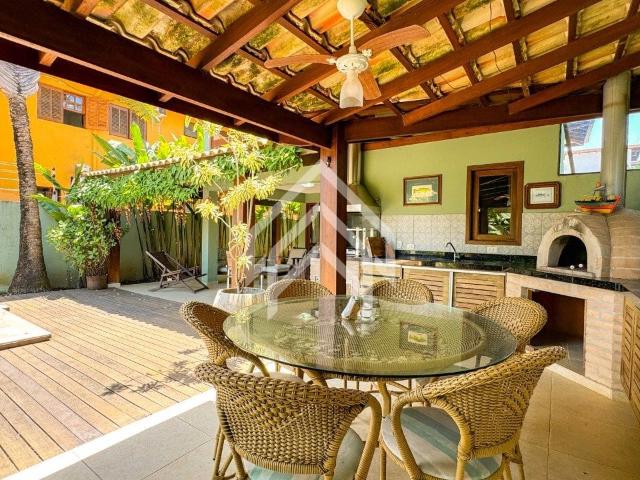 Casa / Sobrado para Venda em São Sebastião/SP Juquehy 4 Quartos