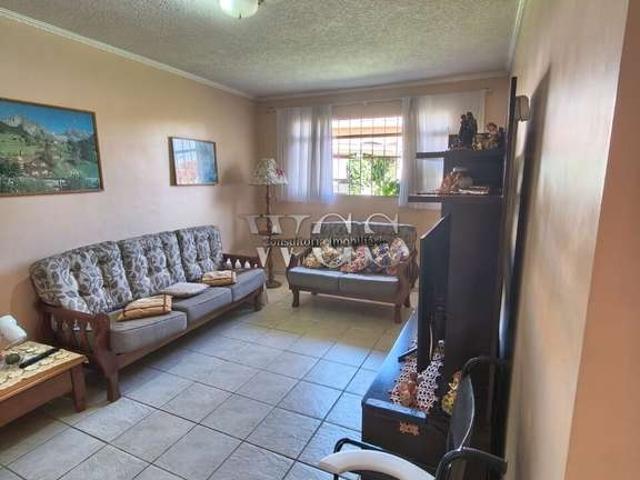Casa / Sobrado para Venda em São Paulo/SP Terceira Divisão de Interlagos 4 Quartos