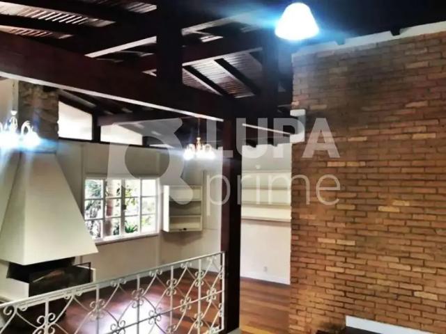 Casa / Sobrado para Venda em São Paulo/SP Tremembé 5 Quartos