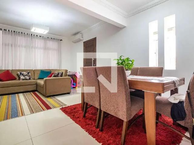 Casa / Sobrado para Venda em São Paulo/SP Vila Madalena 3 Quartos