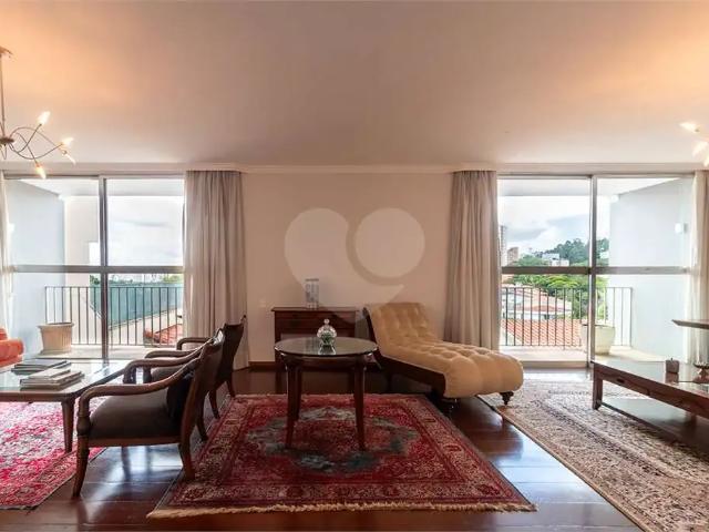 Casa / Sobrado para Venda em São Paulo/SP Vila Madalena 3 Quartos