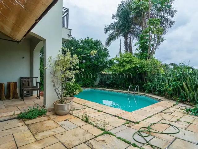 Casa / Sobrado para Venda em São Paulo/SP Vila Madalena 4 Quartos