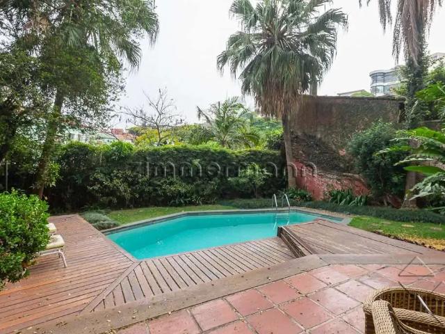Casa / Sobrado para Venda em São Paulo/SP Vila Madalena 4 Quartos