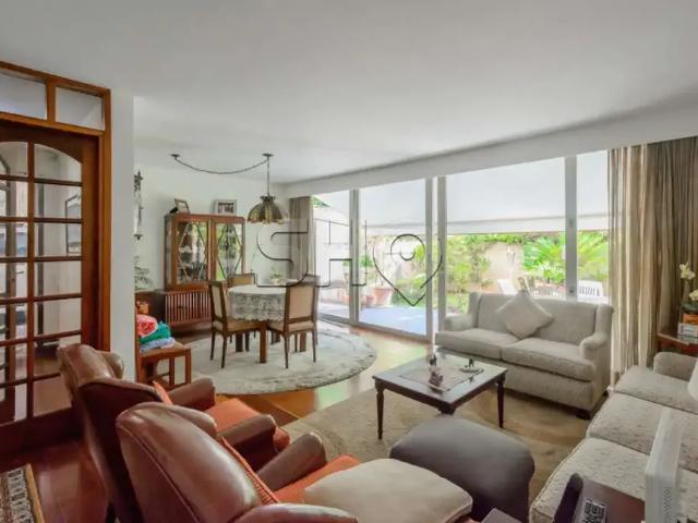 Casa / Sobrado para Venda em São Paulo/SP Vila Madalena 6 Quartos