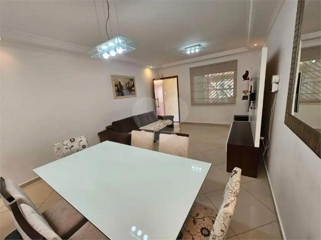 Casa / Sobrado para Venda em São Paulo/SP Vila Carrão 3 Quartos