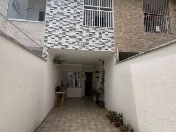 Praça Três de Setembro - Garagem, Área de serviço