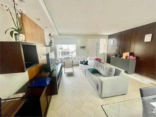 Casa / Sobrado para Venda em São Paulo/SP Água Fria 4 Quartos