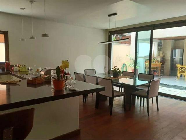 Casa / Sobrado para Venda em São Paulo/SP Alto da Boa Vista 3 Quartos