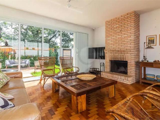 Casa / Sobrado para Venda em São Paulo/SP Alto de Pinheiros 4 Quartos