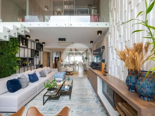 Casa / Sobrado para Venda em São Paulo/SP Alto de Pinheiros 4 Quartos