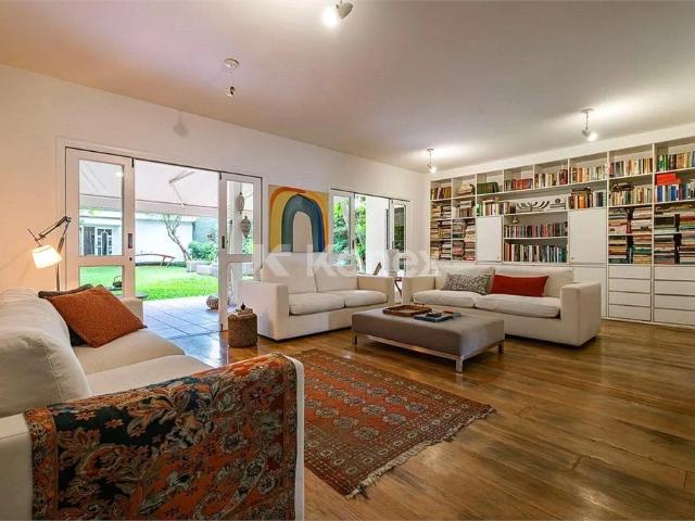 Casa / Sobrado para Venda em São Paulo/SP Alto de Pinheiros 4 Quartos