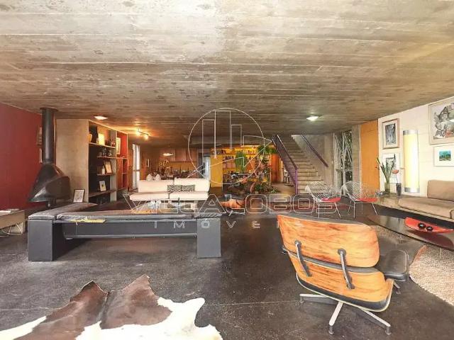 Casa / Sobrado para Venda em São Paulo/SP Alto de Pinheiros 4 Quartos