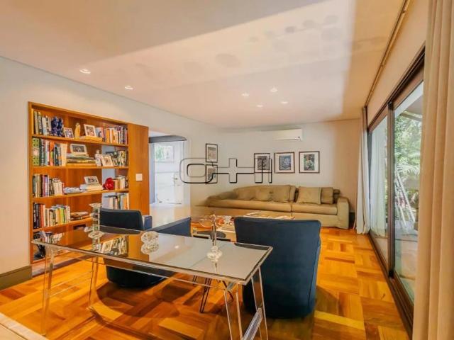 Casa / Sobrado para Venda em São Paulo/SP Alto de Pinheiros 4 Quartos