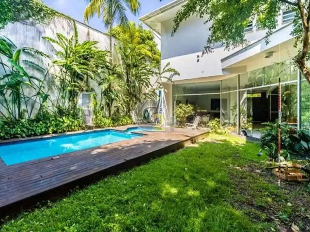 Casa / Sobrado para Venda em São Paulo/SP Alto de Pinheiros 4 Quartos