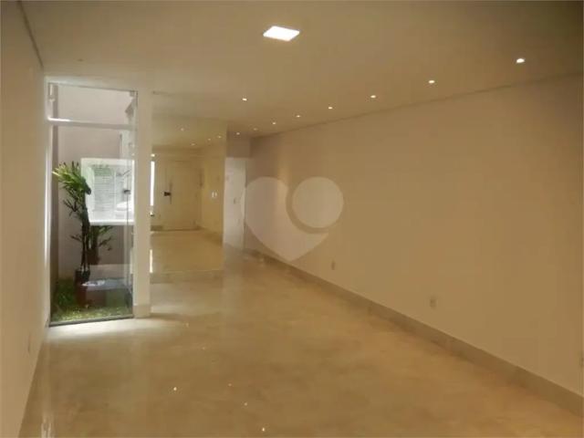 Casa / Sobrado para Venda em São Paulo/SP Bosque da Saúde 4 Quartos