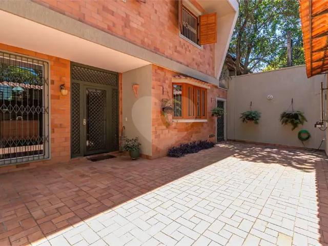 Casa / Sobrado para Venda em São Paulo/SP Brooklin 4 Quartos