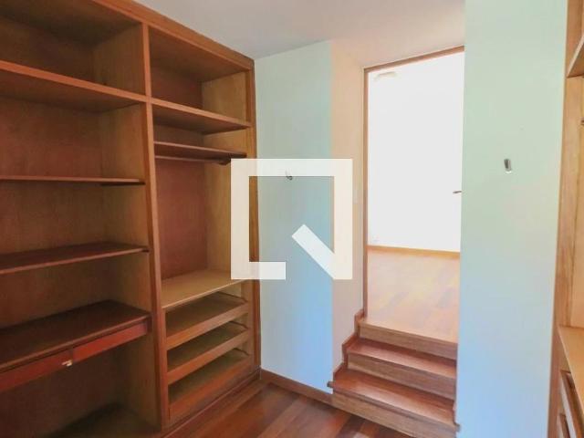 Casa / Sobrado para Venda em São Paulo/SP Butantã 4 Quartos