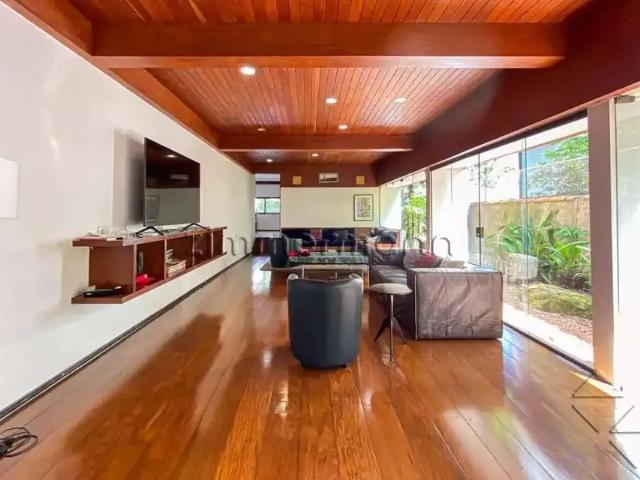 Casa / Sobrado para Venda em São Paulo/SP Butantã 4 Quartos