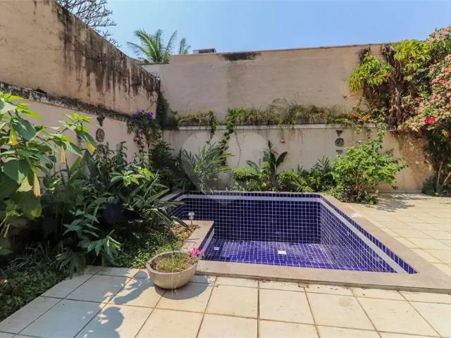 Casa / Sobrado para Venda em São Paulo/SP Butantã 5 Quartos