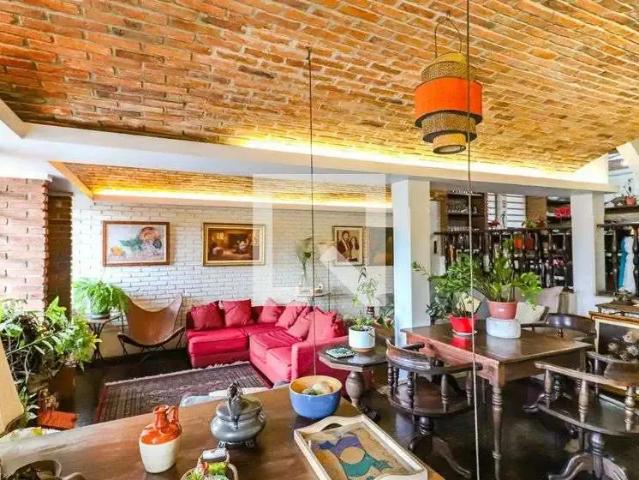 Casa / Sobrado para Venda em São Paulo/SP Butantã 6 Quartos