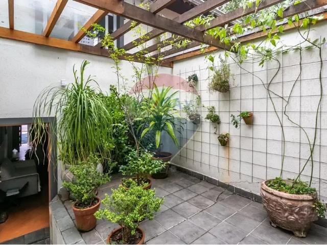Casa / Sobrado para Venda em São Paulo/SP Campo Belo 2 Quartos